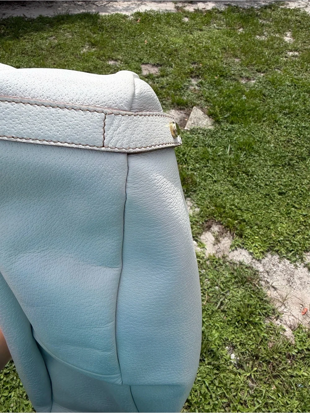 Gucci Cream Leather Shoulder Bag with Gold Hardware - Picture 7 of 14